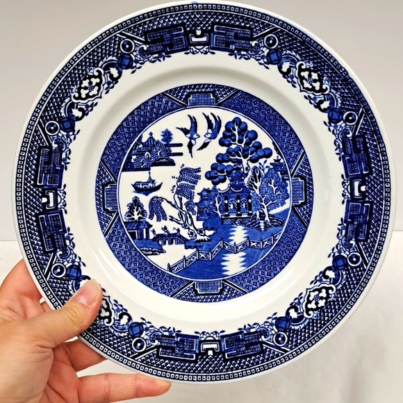 Blue Willow 10" Dinner plate England - Picture 2 of 4